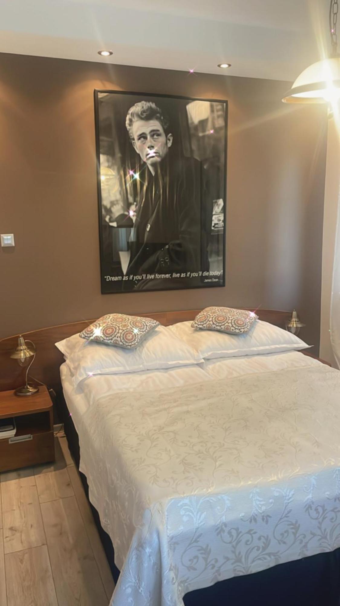 Pokoje Goscinne W Starym Kinie Ustka Buitenkant foto